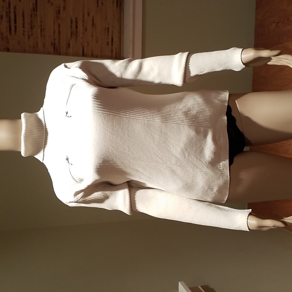 Kensie Silk Blend Cream Turtleneck Sweater With Two Zippers On Chest Size L